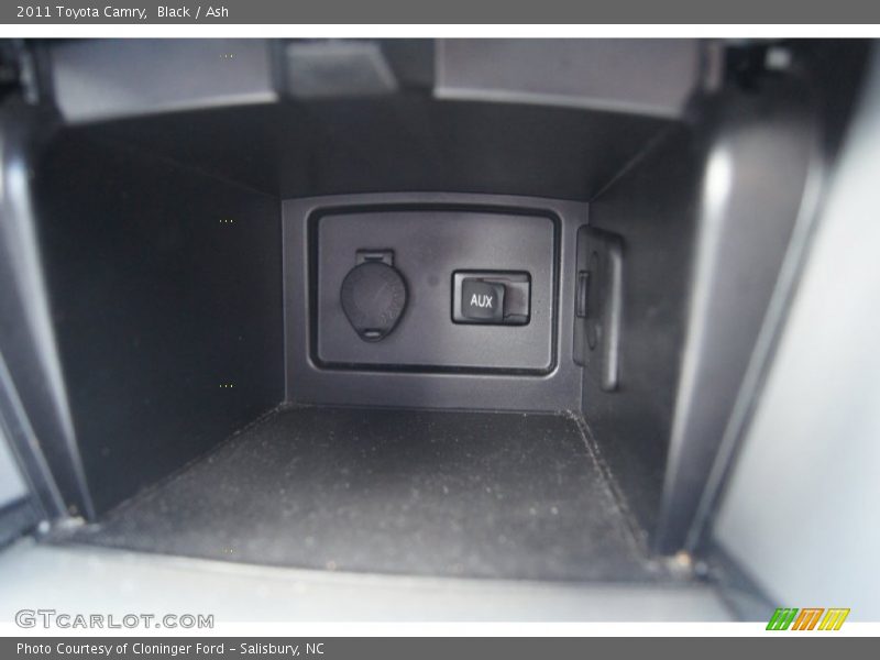 Black / Ash 2011 Toyota Camry