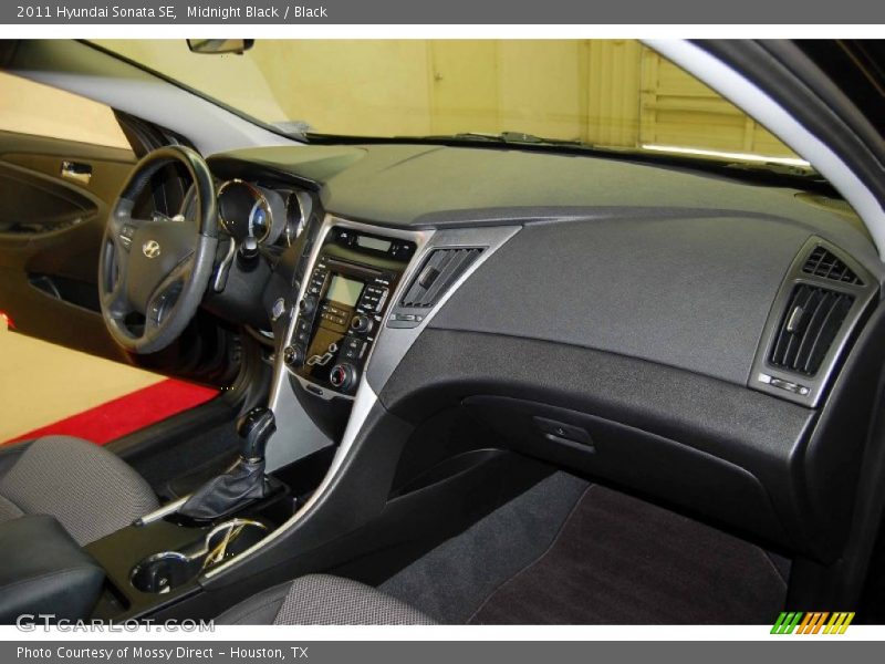 Midnight Black / Black 2011 Hyundai Sonata SE