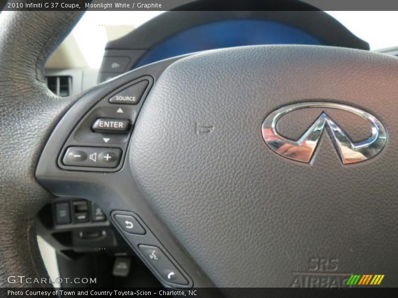 Controls of 2010 G 37 Coupe