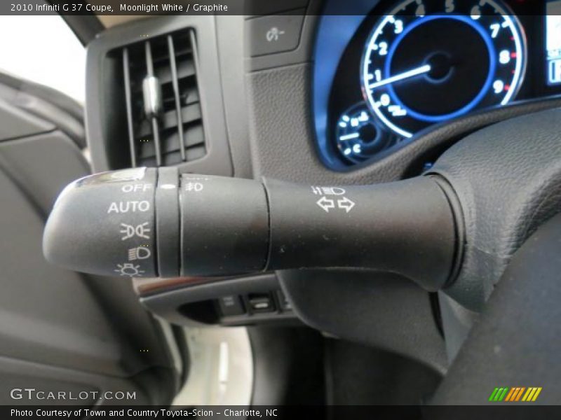 Controls of 2010 G 37 Coupe