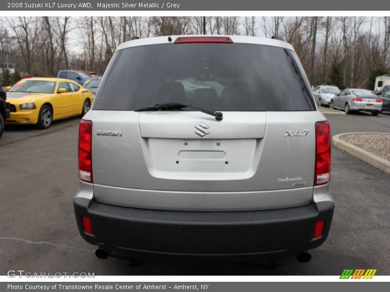 Majestic Silver Metallic / Grey 2008 Suzuki XL7 Luxury AWD