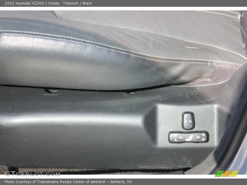 Titanium / Black 2001 Hyundai XG300 L Sedan