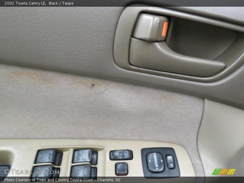 Black / Taupe 2002 Toyota Camry LE