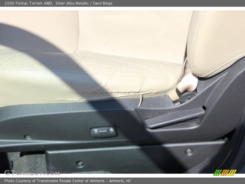 Silver Alloy Metallic / Sand Beige 2006 Pontiac Torrent AWD
