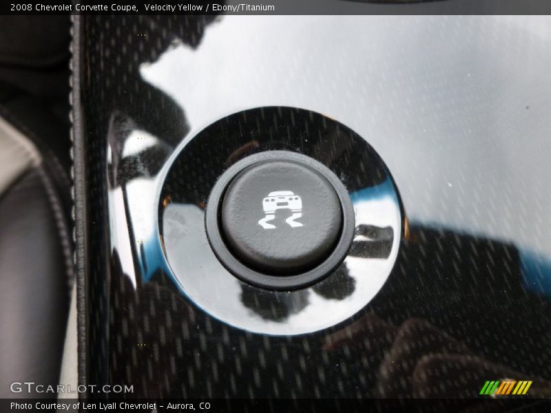 Controls of 2008 Corvette Coupe