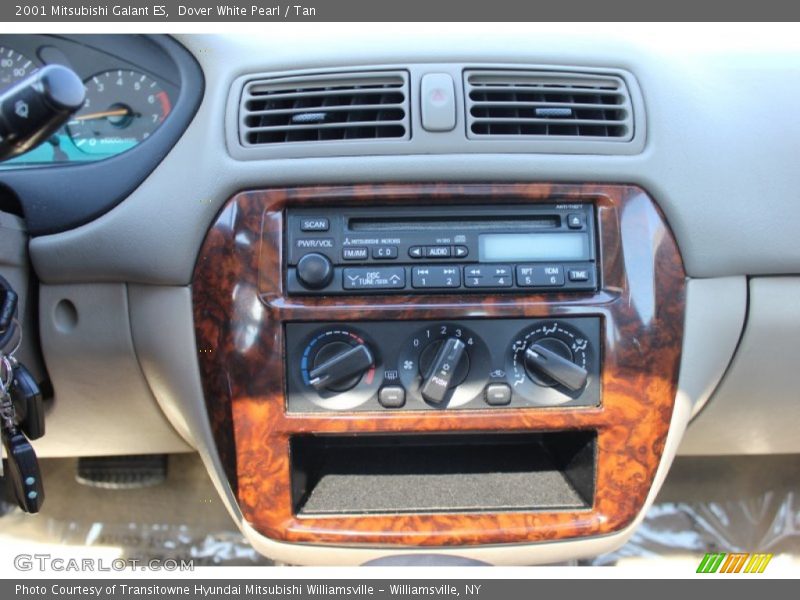 Dover White Pearl / Tan 2001 Mitsubishi Galant ES