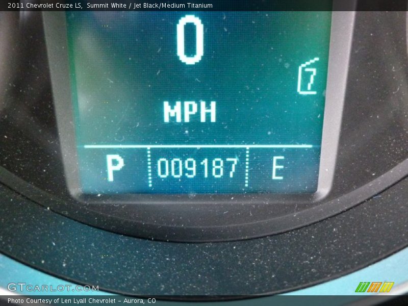 Summit White / Jet Black/Medium Titanium 2011 Chevrolet Cruze LS