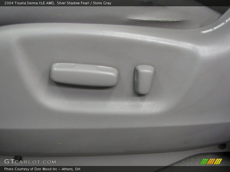 Silver Shadow Pearl / Stone Gray 2004 Toyota Sienna XLE AWD