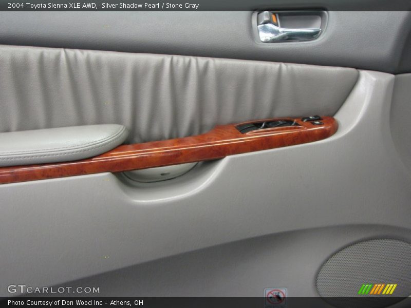 Silver Shadow Pearl / Stone Gray 2004 Toyota Sienna XLE AWD