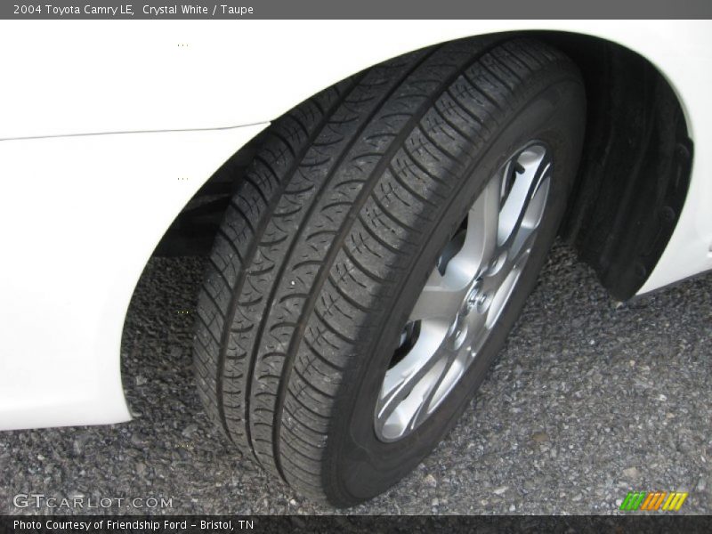 Crystal White / Taupe 2004 Toyota Camry LE