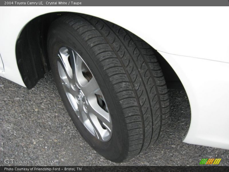 Crystal White / Taupe 2004 Toyota Camry LE