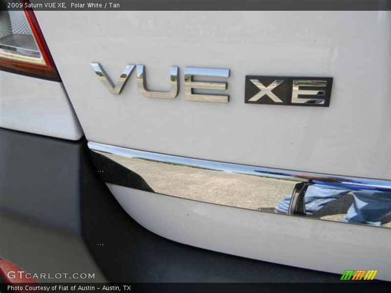 Polar White / Tan 2009 Saturn VUE XE