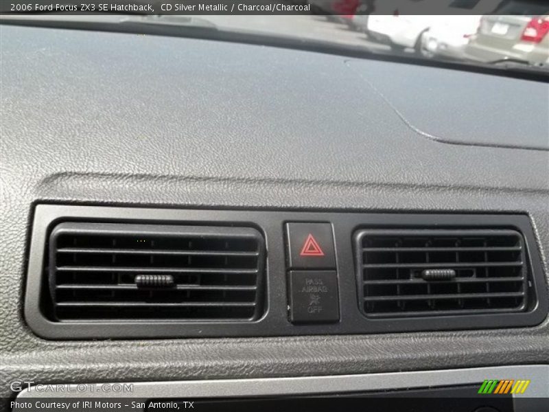 CD Silver Metallic / Charcoal/Charcoal 2006 Ford Focus ZX3 SE Hatchback