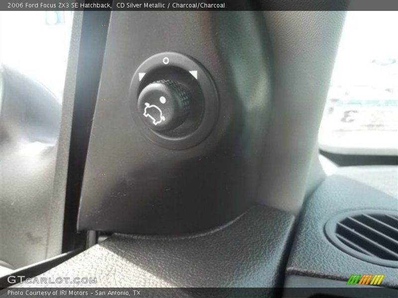 CD Silver Metallic / Charcoal/Charcoal 2006 Ford Focus ZX3 SE Hatchback