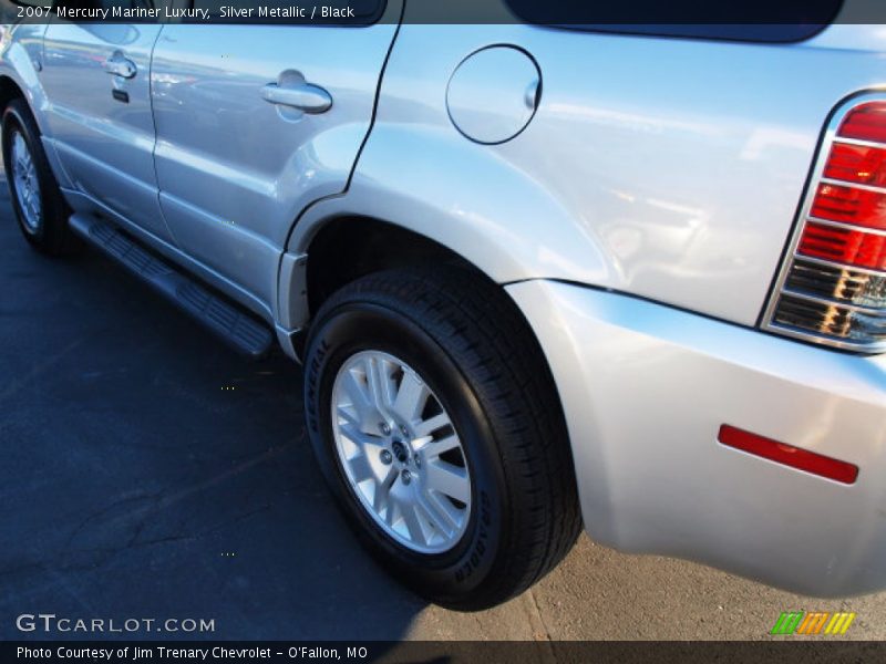 Silver Metallic / Black 2007 Mercury Mariner Luxury