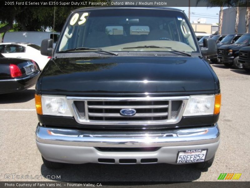Oxford White / Medium Pebble 2005 Ford E Series Van E350 Super Duty XLT Passenger