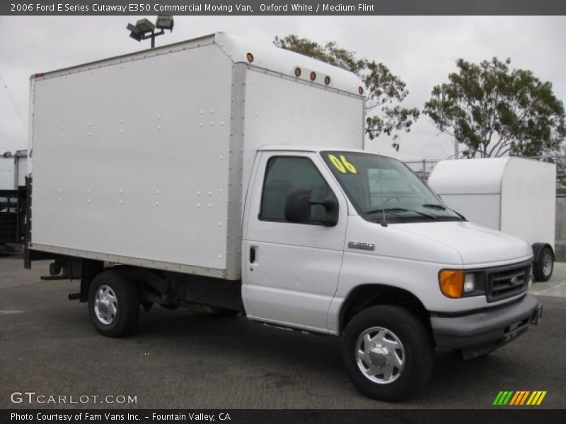 Oxford White / Medium Flint 2006 Ford E Series Cutaway E350 Commercial Moving Van