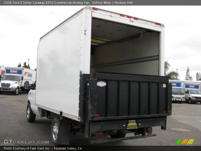 Oxford White / Medium Flint 2006 Ford E Series Cutaway E350 Commercial Moving Van