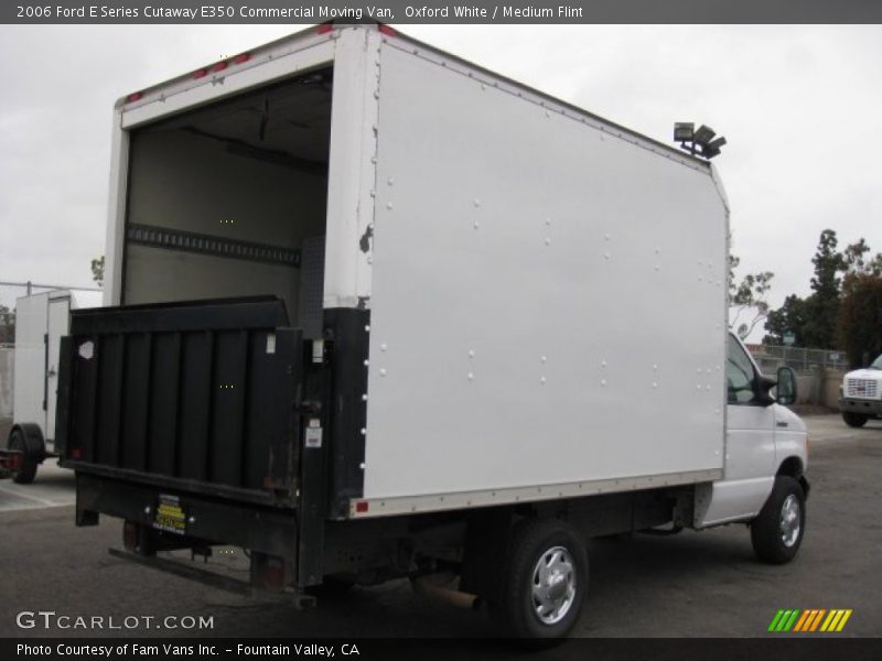 Oxford White / Medium Flint 2006 Ford E Series Cutaway E350 Commercial Moving Van