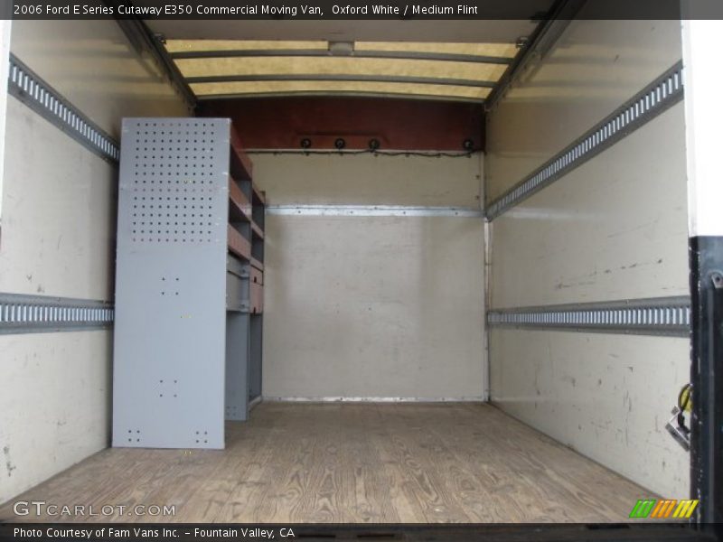 Oxford White / Medium Flint 2006 Ford E Series Cutaway E350 Commercial Moving Van