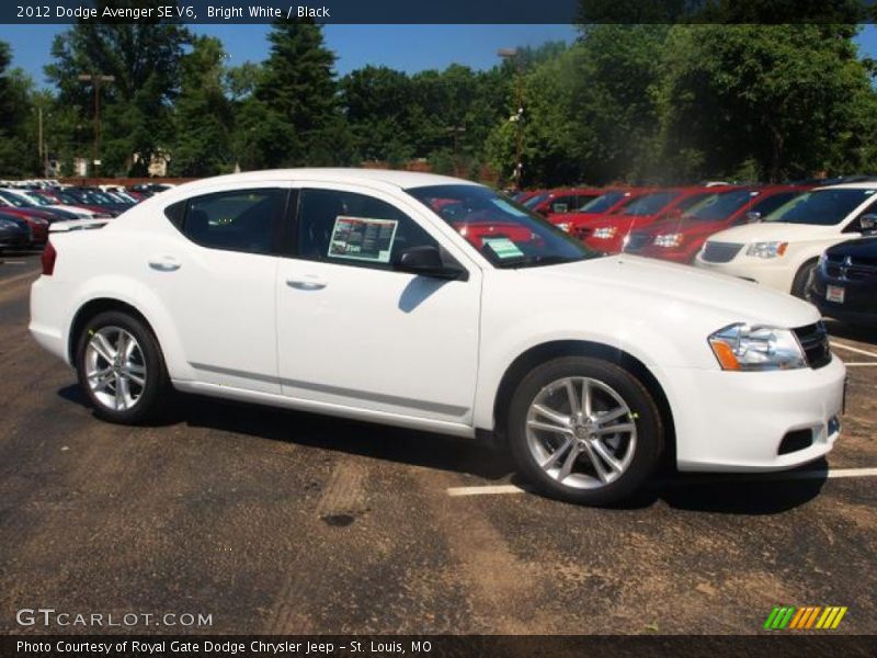 Bright White / Black 2012 Dodge Avenger SE V6