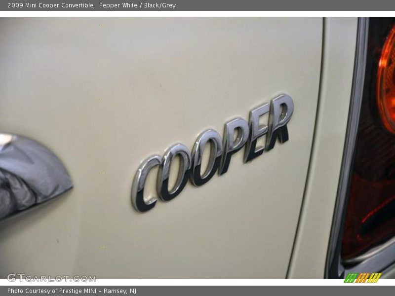 Pepper White / Black/Grey 2009 Mini Cooper Convertible