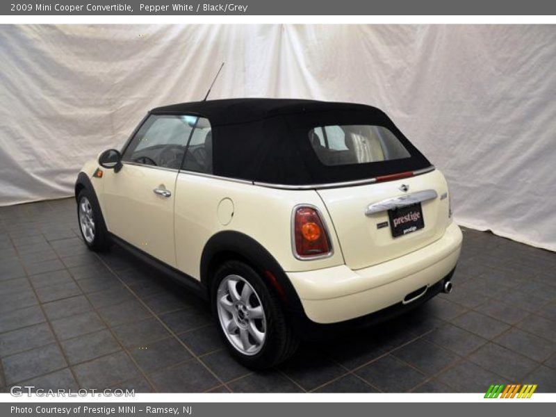 Pepper White / Black/Grey 2009 Mini Cooper Convertible