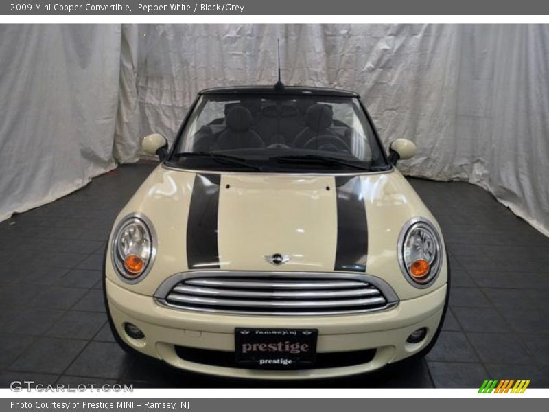 Pepper White / Black/Grey 2009 Mini Cooper Convertible