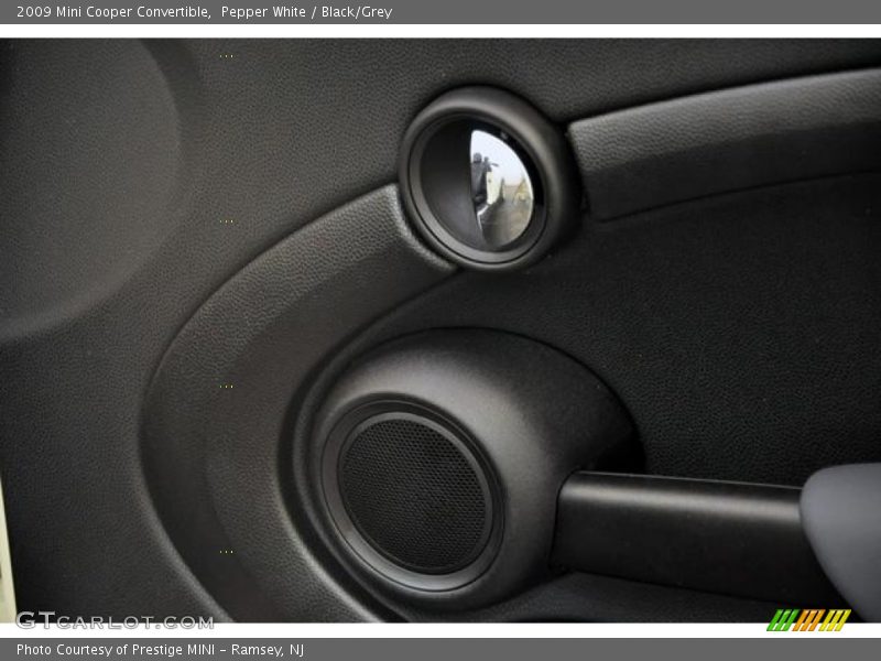 Pepper White / Black/Grey 2009 Mini Cooper Convertible