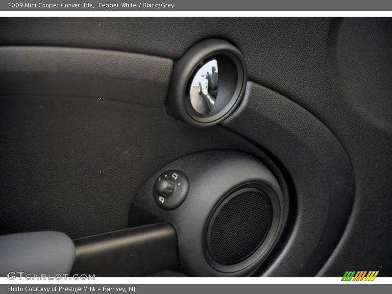 Pepper White / Black/Grey 2009 Mini Cooper Convertible