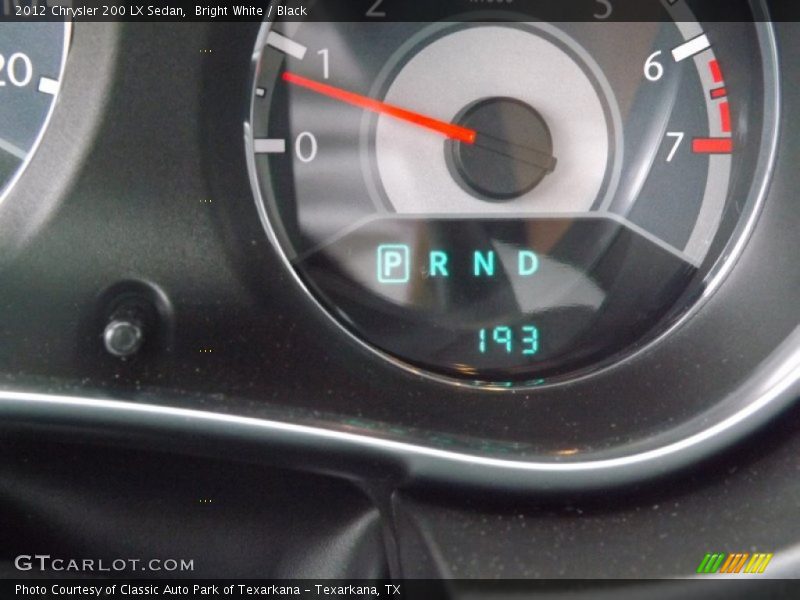 Bright White / Black 2012 Chrysler 200 LX Sedan