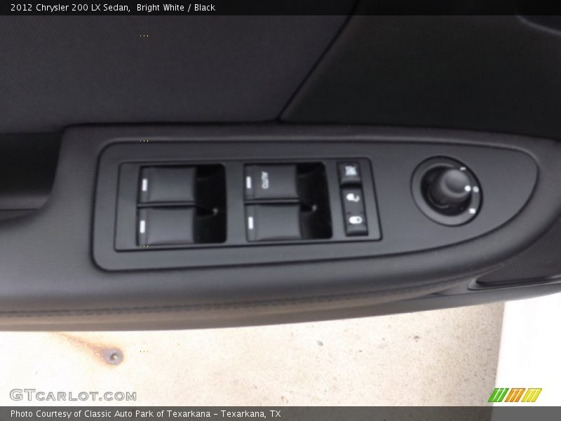 Bright White / Black 2012 Chrysler 200 LX Sedan