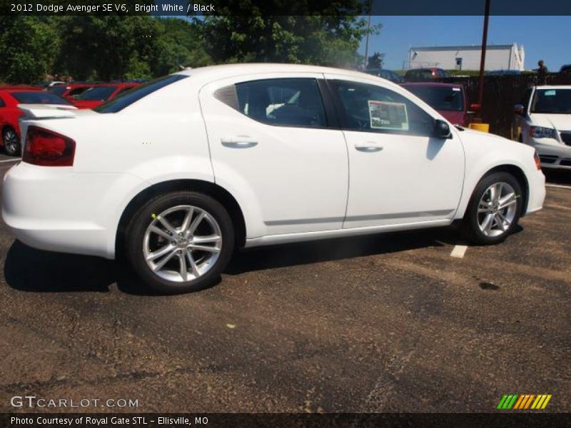 Bright White / Black 2012 Dodge Avenger SE V6