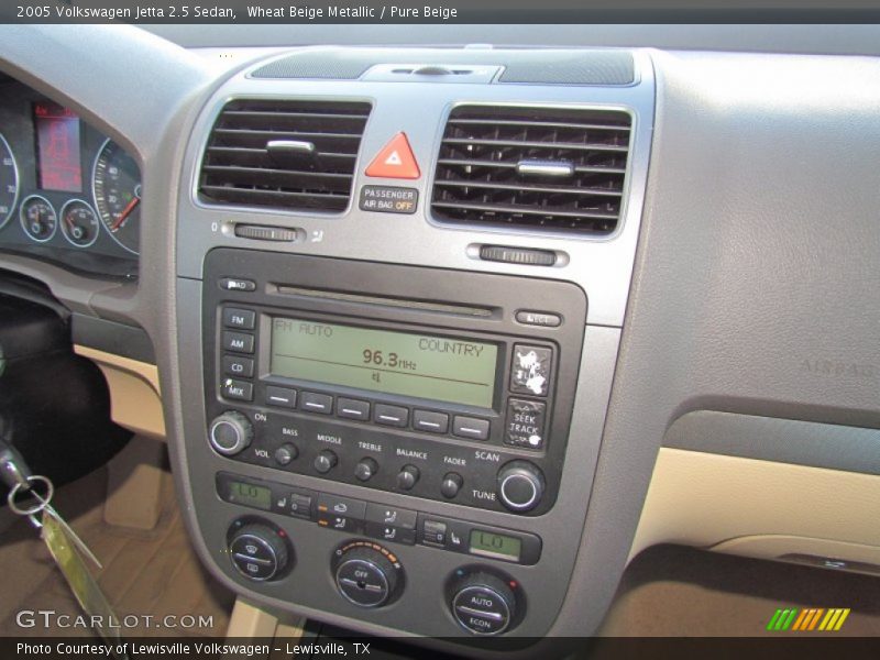 Wheat Beige Metallic / Pure Beige 2005 Volkswagen Jetta 2.5 Sedan