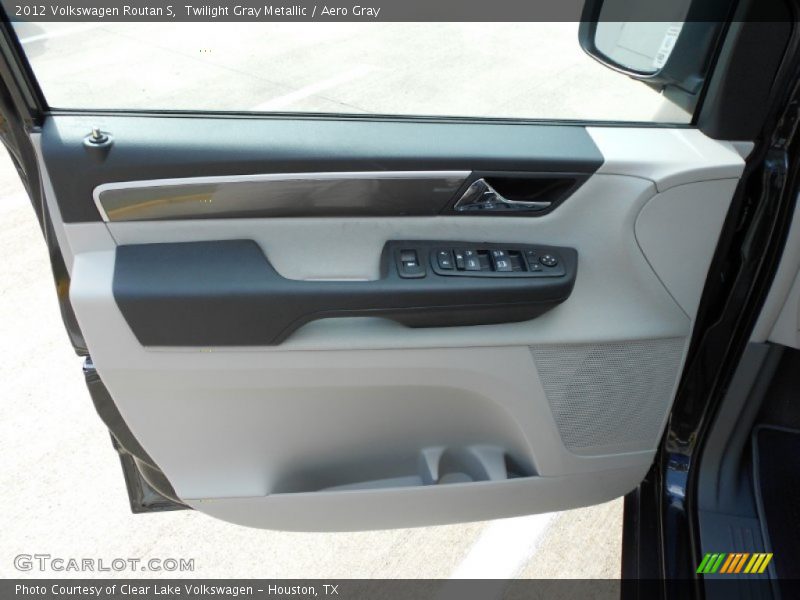 Twilight Gray Metallic / Aero Gray 2012 Volkswagen Routan S