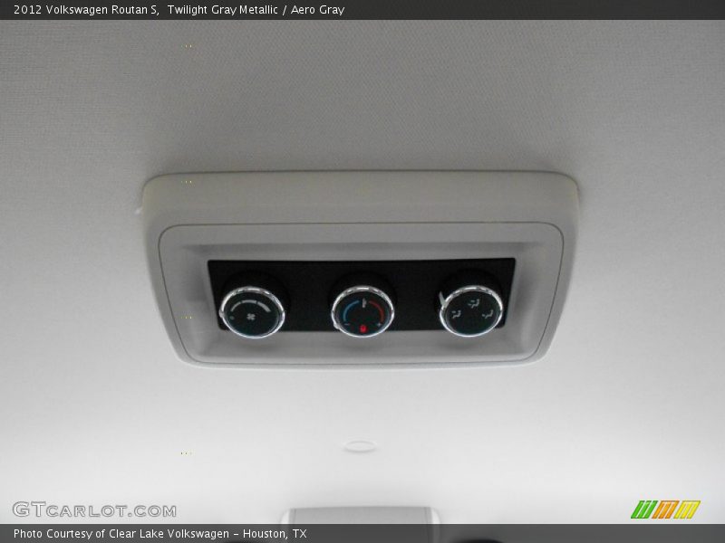 Twilight Gray Metallic / Aero Gray 2012 Volkswagen Routan S