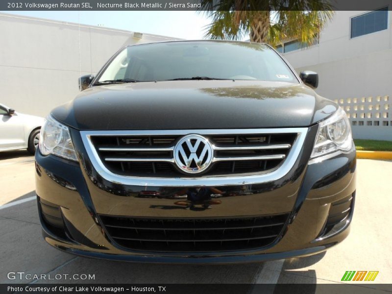 Nocturne Black Metallic / Sierra Sand 2012 Volkswagen Routan SEL