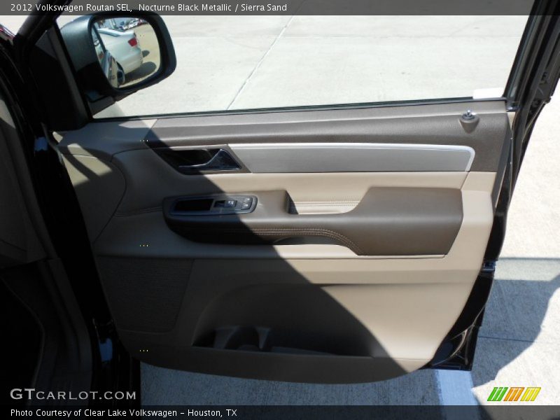 Nocturne Black Metallic / Sierra Sand 2012 Volkswagen Routan SEL