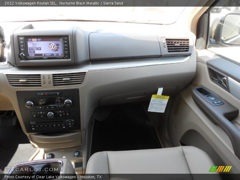 Nocturne Black Metallic / Sierra Sand 2012 Volkswagen Routan SEL