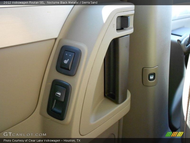 Nocturne Black Metallic / Sierra Sand 2012 Volkswagen Routan SEL