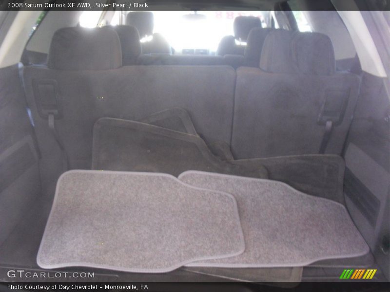 Silver Pearl / Black 2008 Saturn Outlook XE AWD