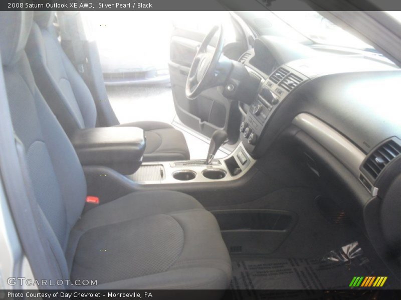 Silver Pearl / Black 2008 Saturn Outlook XE AWD