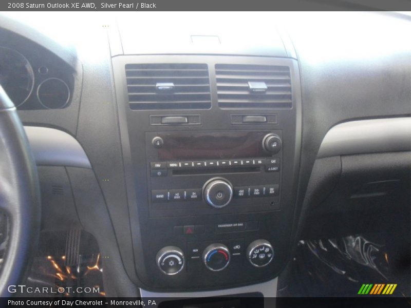 Silver Pearl / Black 2008 Saturn Outlook XE AWD