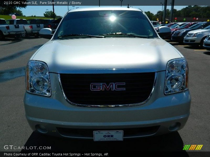 Pure Silver Metallic / Ebony 2010 GMC Yukon SLE