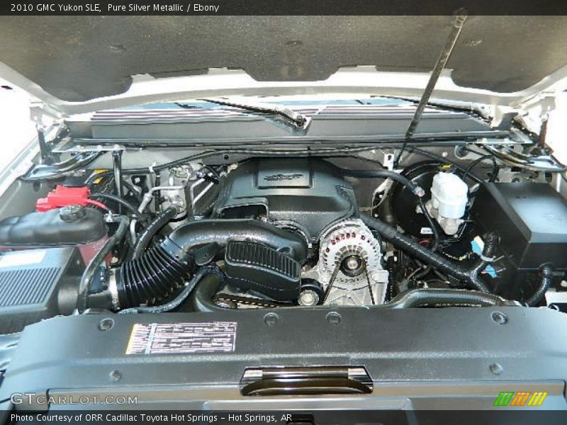 Pure Silver Metallic / Ebony 2010 GMC Yukon SLE