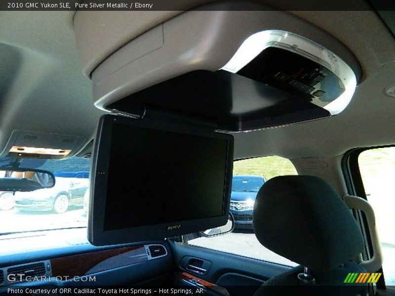 Pure Silver Metallic / Ebony 2010 GMC Yukon SLE