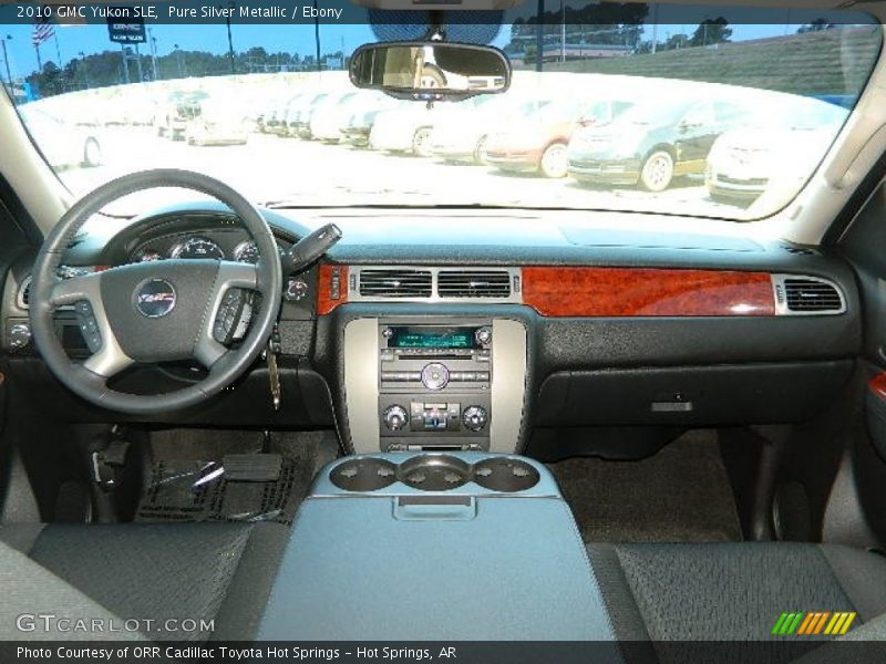 Pure Silver Metallic / Ebony 2010 GMC Yukon SLE