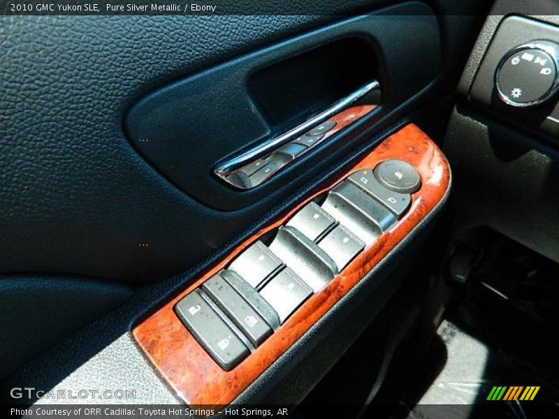 Pure Silver Metallic / Ebony 2010 GMC Yukon SLE