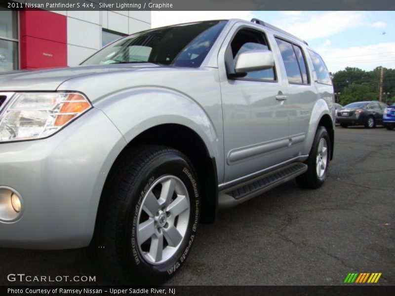 Silver Lightning / Graphite 2011 Nissan Pathfinder S 4x4