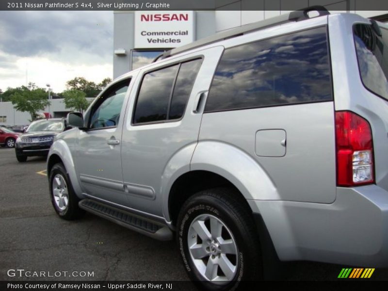 Silver Lightning / Graphite 2011 Nissan Pathfinder S 4x4